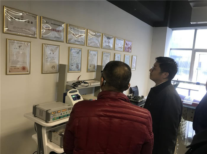 綿陽市常委副市長楊學(xué)寧蒞臨公司調(diào)研工作