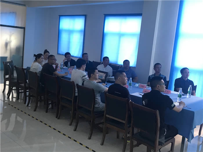 綿陽(yáng)市人大常委會(huì)副主任董曉彬蒞臨公司調(diào)研工作7