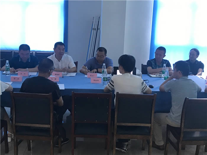 綿陽(yáng)市人大常委會(huì)副主任董曉彬蒞臨公司調(diào)研工作12