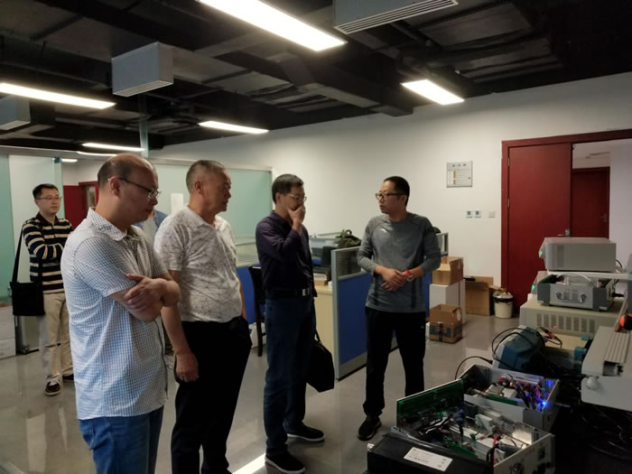 綿陽市科技局領(lǐng)導(dǎo)蒞臨公司視察調(diào)研1.jpg